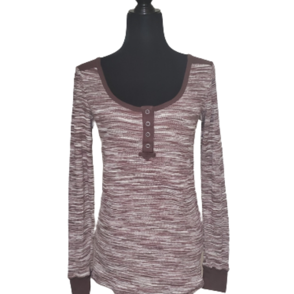 Roxy long sleeve thermal tee size medium